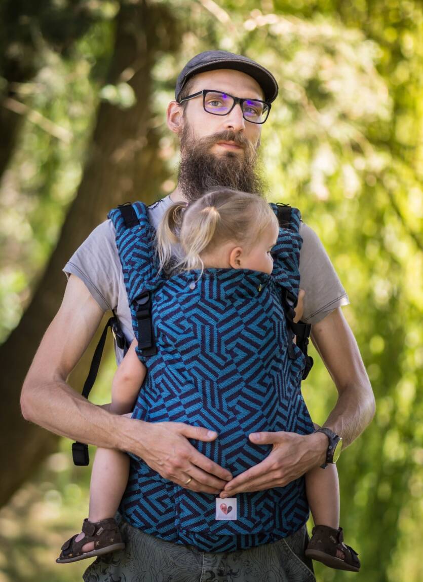 Freely Grow. Ergonomic baby carrier. Eistir .