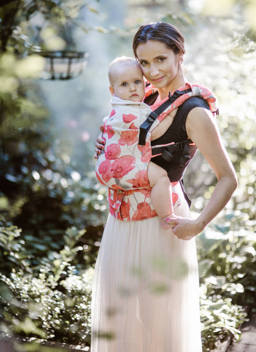 Freely Grow. Ergonomic baby carrier. Colibri Rosa .