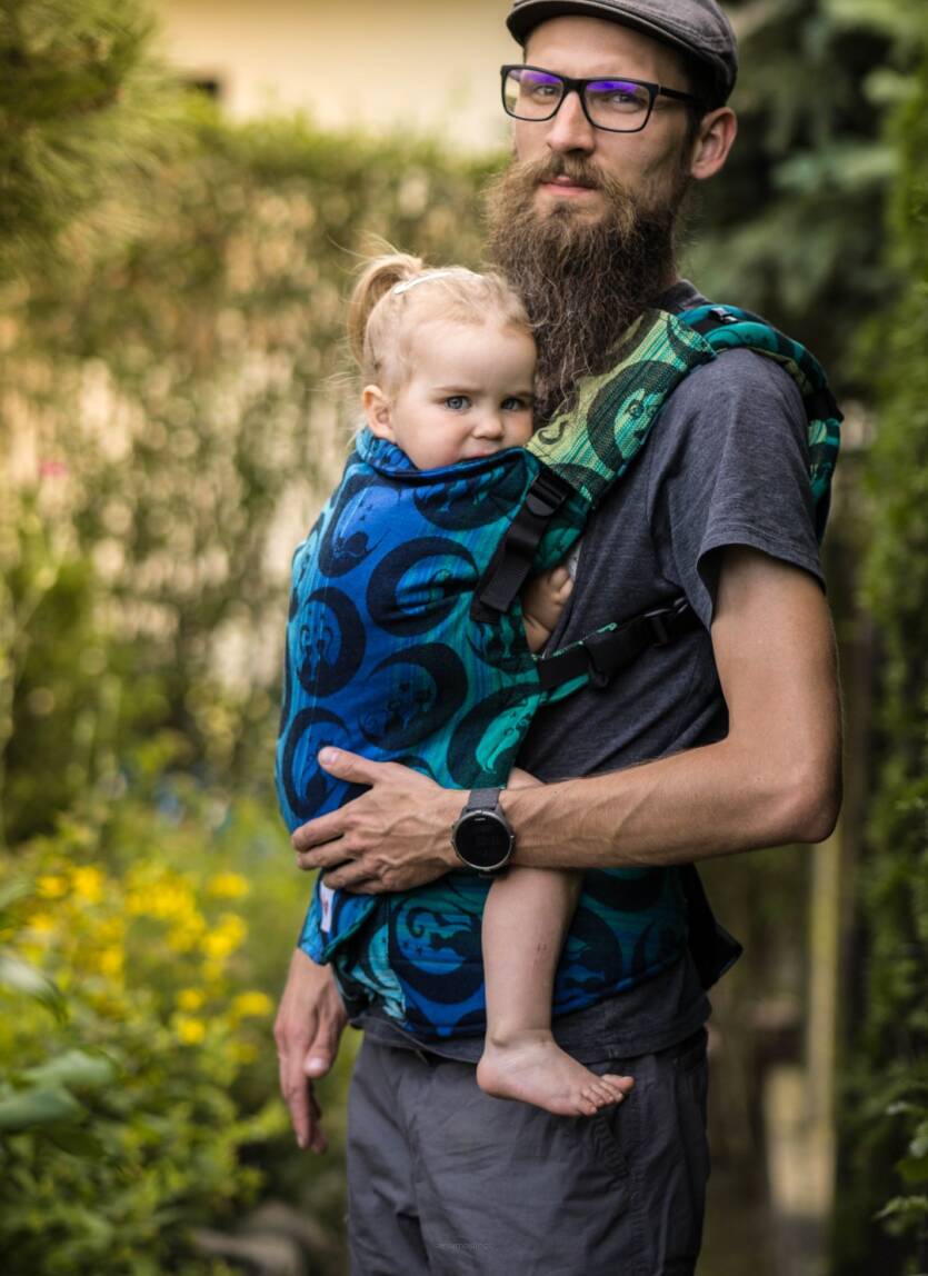 Freely Gow. Ergonomic baby carrier. Sonus