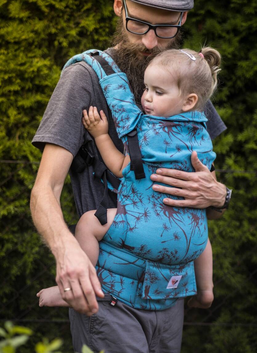 Freely Gow. Baby carrier . Rosa.